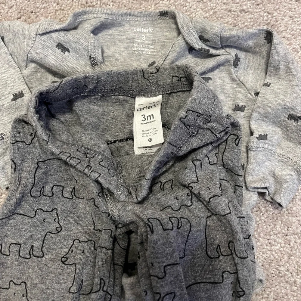 ⭐️5/$25⭐️ Carter’s 2-Piece Gray Bear Baby Outfit 3M